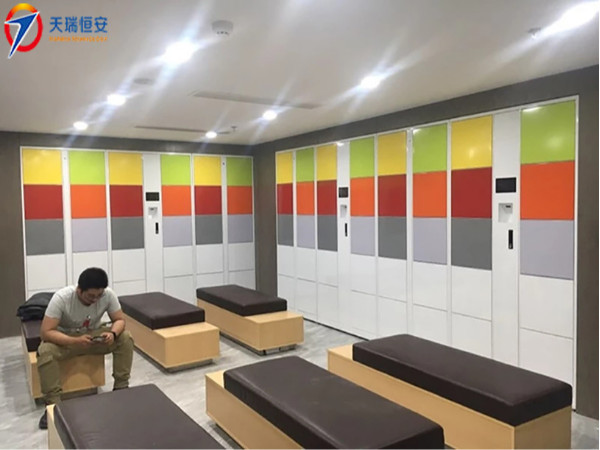 熱烈慶祝愛康國賓華中區張家界店二維碼智能儲物柜成功投入使用