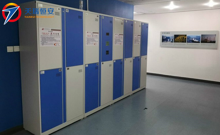 電子更衣柜