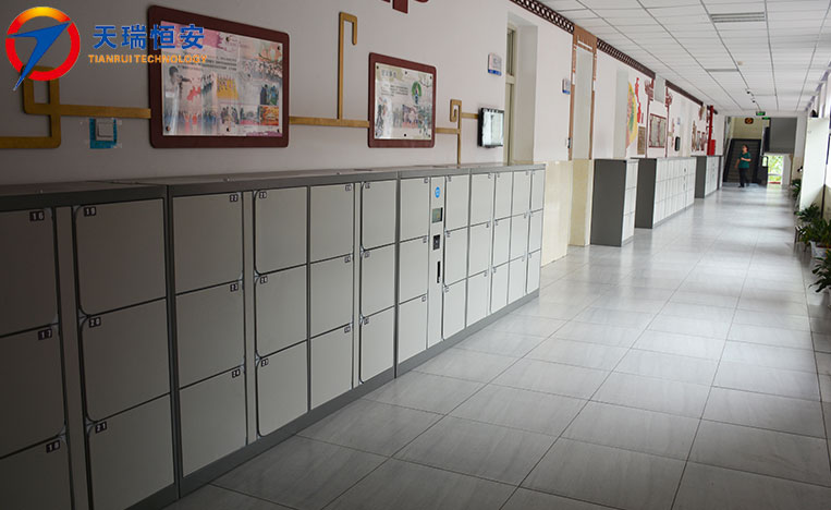 電子更衣柜